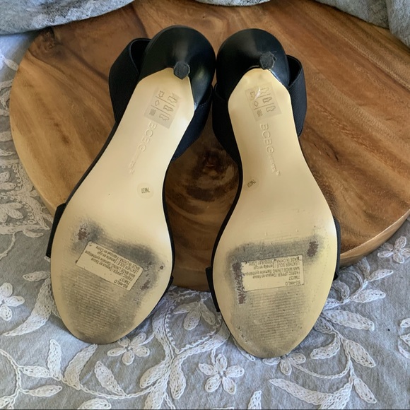 BCBGeneration Black Size 7 - 3 inch heel - Picture 6 of 7